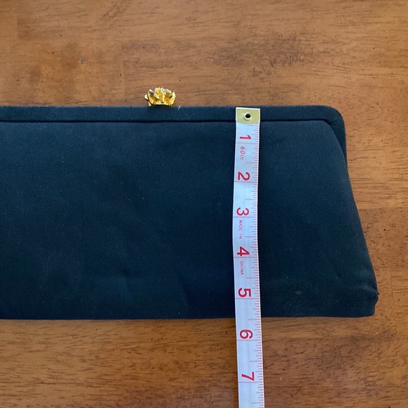 Black clutch purse - Picture 3 of 4